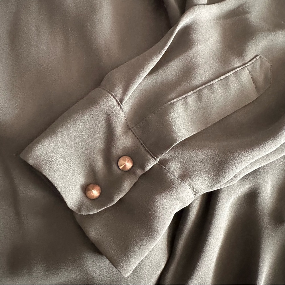Studded button down blouse - Picture 8 of 11